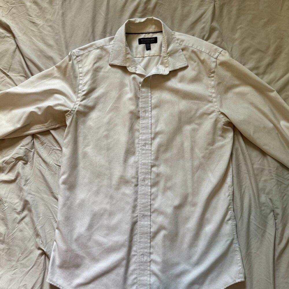 Banana Republic Non-Iron Tailored Slim Fit Button Down Shirt, Size Medium